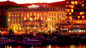 Hotel d'Angleterre at night in Geneva